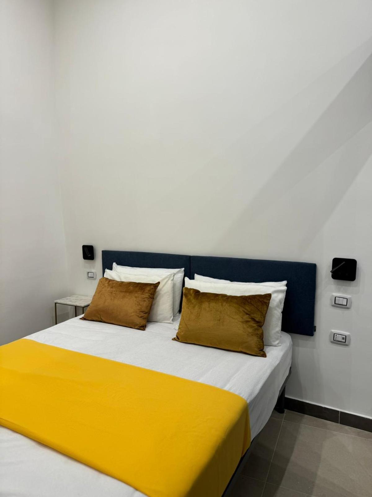 Art Suite San Liborio Наполи Екстериор снимка