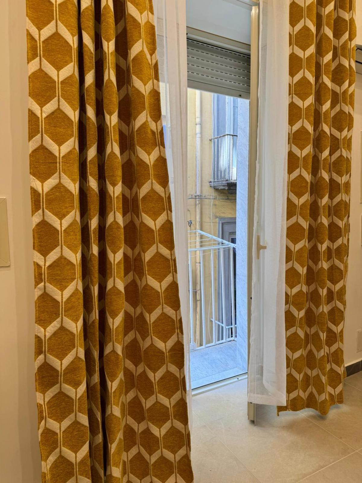 Art Suite San Liborio Наполи Екстериор снимка