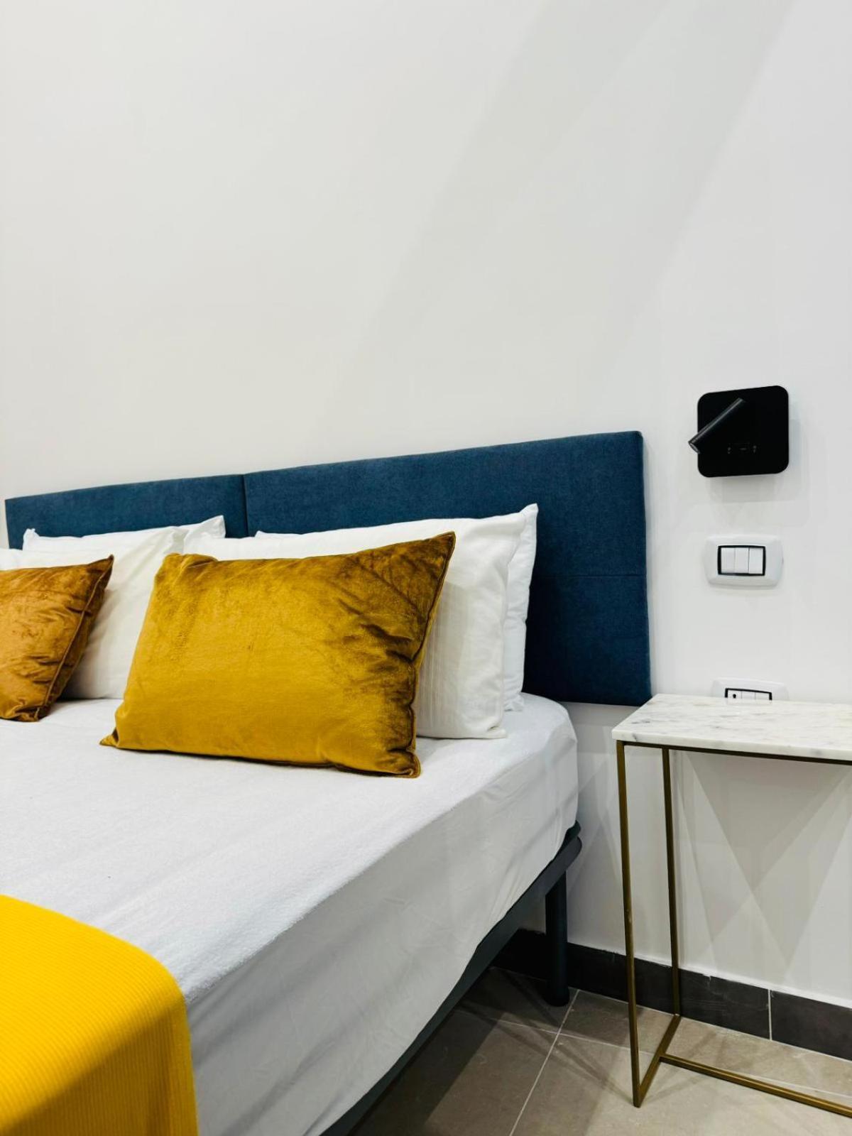 Art Suite San Liborio Наполи Екстериор снимка